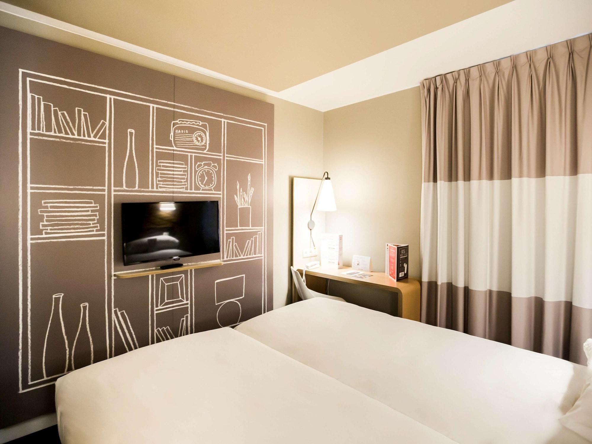 Ibis Wavre Brussels East Hotel Exterior photo